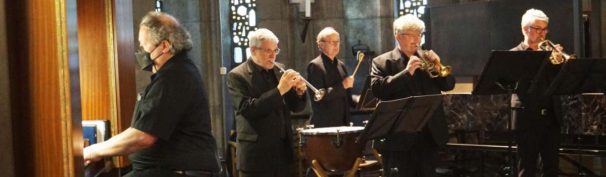 Trompetenensemble Stuttgart mit Johannes Mayer an der Albiez-Orgel